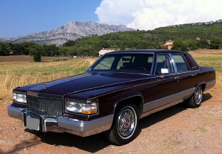 Cadillac brougham Elegance 1991 bordeaux