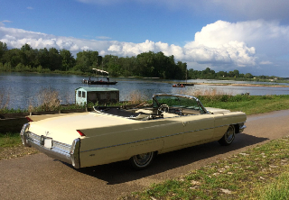 Cadillac Deville 1964 beige