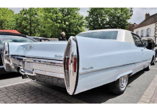 Cadillac deville 1968 bleu/blanc