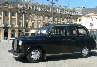 Carbodies taxi anglais  1996 Noir
