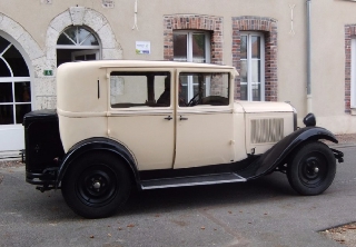 Citroën c4 1932 beige et noir