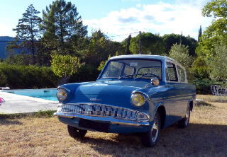 Ford Anglia 1964 Bleue-Blanche