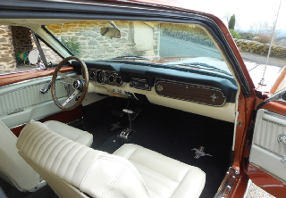 Ford mustang 1965 marron cuivré