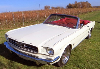 Ford MUSTANG 1965 blanc d'ivoire