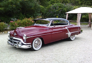 Oldsmobile HOLYDAY 1952 Bordeaux