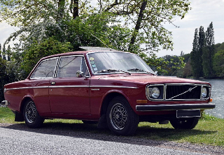 Volvo 142 1972 rouge