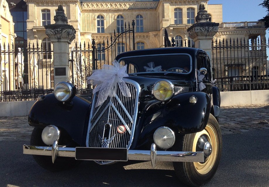 Location Citroën Traction 11B 1954 Noir 1954 Noir Marseille