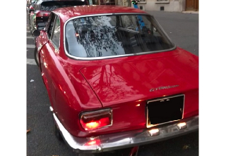 Alfa Romeo GT 1300 Junior 1971 rouge