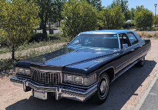 Cadillac Fleetwood  1976 Bleu / violet foncé 