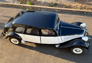 Citroën Traction 1957 blanche et noire