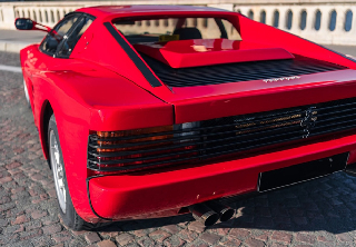 Ferrari testarossa 1984 rouge