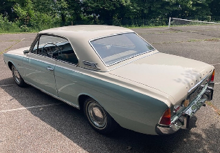 Ford 20 MTS V6 1965 bleu et ivoire