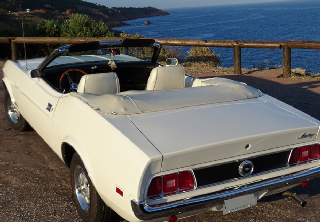 Ford Mustang 1973 ivoire