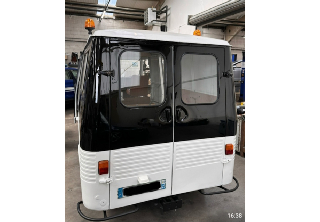 Peugeot J 5 1976 Blanc et Noir