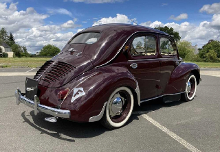 Renault 4CV Grand Luxe 1950 Bordeaux 