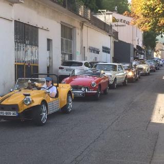 55 Brésiliens et 27 voitures d'Aix à Gordes